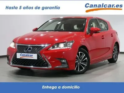 Usado Lexus CT200h Business Edition 82 CV (60 kW) 2018 Rojo Berlina
