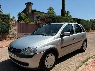 Usado Opel Corsa Comfort 75 CV (55 kW) 2001 Gris / plata Utilitario