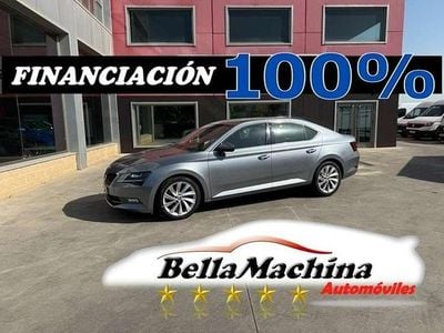 Usado Skoda Superb Style 150 CV (110 kW) 2019 Gris Berlina