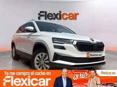 Usado Skoda Karoq Ambition 150 CV (110 kW) 2023 Blanco SUV