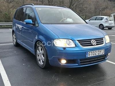 Usado VW Touran 140 CV (102 kW) 2006 Azul Monovolumen