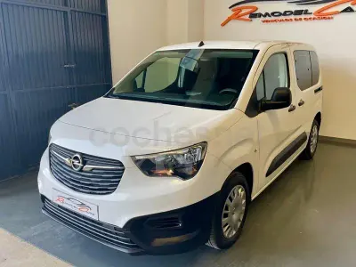 Usado Opel Combo Life Edition 102 CV (75 kW) 2022 Blanco Monovolumen