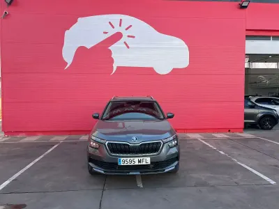 Usado Skoda Kamiq Ambition 110 CV (80 kW) 2023 Gris SUV