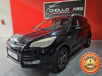 Usado Ford Kuga Trend 120 CV (88 kW) 2014 Negro SUV