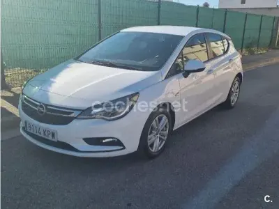 Usado Opel Astra Dynamic 110 CV (80 kW) 2018 Blanco Berlina