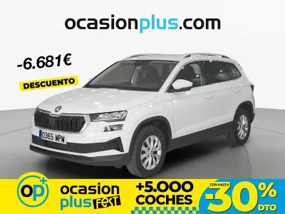 Usado Skoda Karoq Selection 115 CV (84 kW) 2024 Blanco SUV
