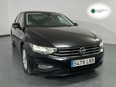 Usado VW Passat Business 122 CV (89 kW) 2022 Azul Familiar