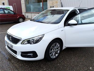 Begagnad Peugeot 308 SW Style 130 HK (95 kW) 2020 Vit Kombi