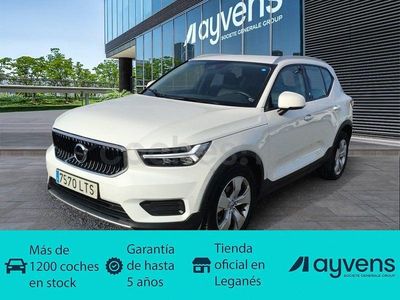 Begagnad Volvo XC40 Momentum 163 HK (119 kW) 2021 Vit SUV