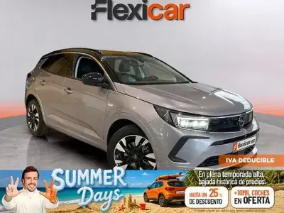Usado Opel Grandland X Ultimate 130 CV (95 kW) 2021 Gris / plata SUV