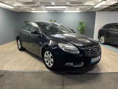Usado Opel Insignia Selective 130 CV (95 kW) 2012 Gris / plata Berlina