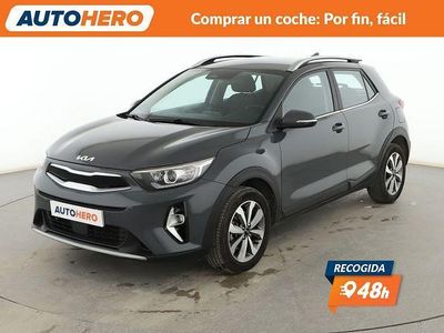 Gris / plata Usado 2022 Kia Stonic SUV | 16.299 € (Precio justo)