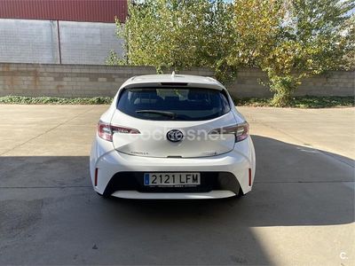 Usado Toyota Corolla Active 122 CV (89 kW) 2020 Blanco Berlina