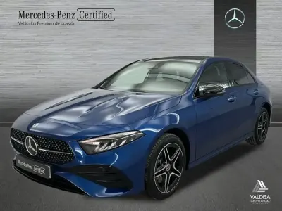 Usado Mercedes A250 AMG line 218 CV (160 kW) 2025 Azul Berlina