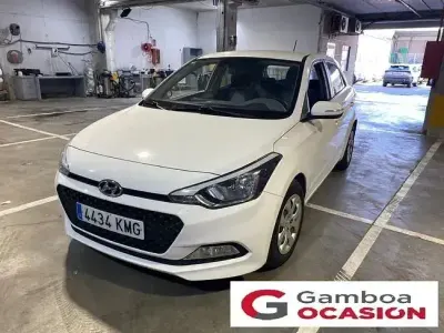 Usado Hyundai i20 84 CV (61 kW) 2018 Blanco Utilitario