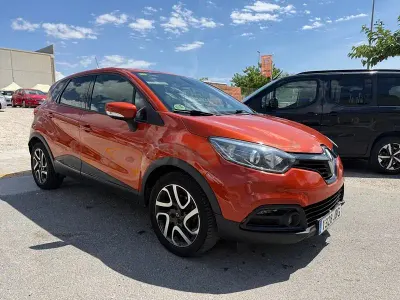 Usado Renault Captur Intens 90 CV (66 kW) 2015 Naranja SUV