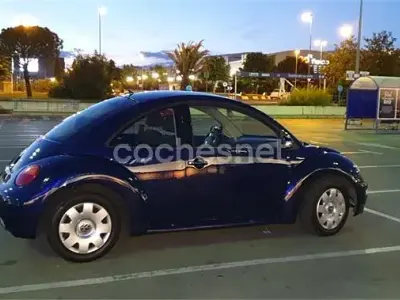Usado VW New Beetle 102 CV (75 kW) 2005 Azul Utilitario
