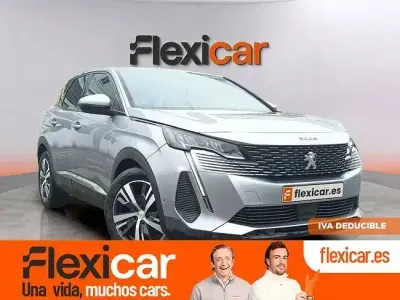 Usado Peugeot 3008 Allure 130 CV (95 kW) 2021 Gris SUV