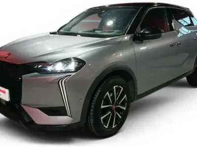 Usado DS Automobiles DS3 Crossback Performance 131 CV (96 kW) 2023 Gris / plata SUV