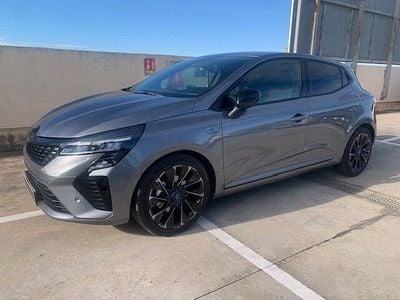 Gris / plata Usado 2024 Renault Clio V Esprit Alpine Berlina | 23.900 € (Caro)