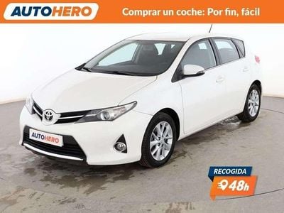 Usado Toyota Auris Active 90 CV (66 kW) 2015 Blanco Berlina