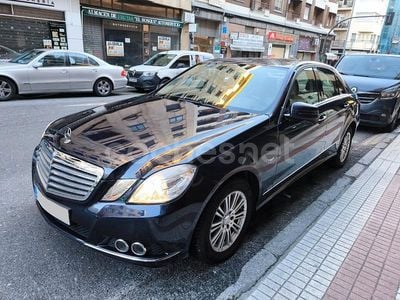 Usado Mercedes E220 Elegance 170 CV (125 kW) 2010 Azul Berlina