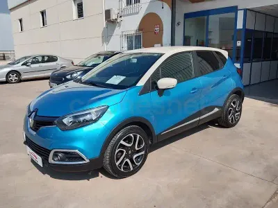 Usado Renault Captur Intens 90 CV (66 kW) 2015 Azul SUV