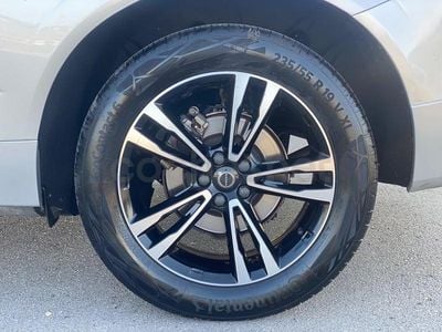 Usado Volvo XC60 Momentum 150 CV (110 kW) 2019 Gris / plata SUV
