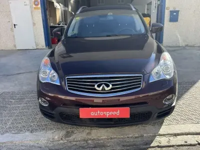 Usado Infiniti QX50 Premium 238 CV (175 kW) 2015 Burdeos SUV