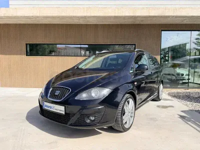 Usado Seat Altea XL Style 160 CV (117 kW) 2012 Negro Monovolumen