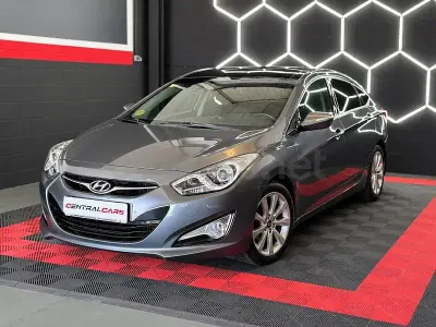 Usado Hyundai i40 Style 136 CV (100 kW) 2012 Gris / plata Berlina