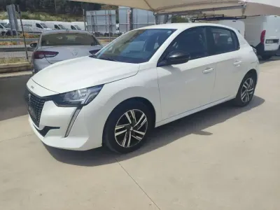 Usado Peugeot 208 Active 102 CV (75 kW) 2022 Blanco Utilitario