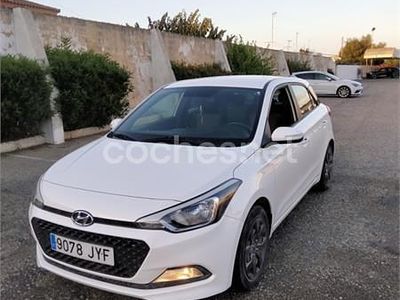 Blanco Usado 2017 Hyundai i20 Berlina | 11.000 € (Un poco caro)