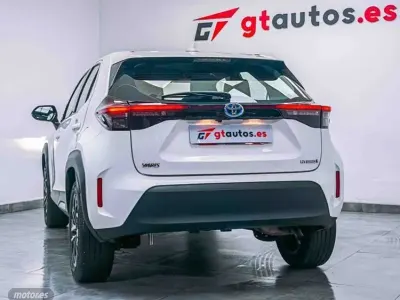 Usado Toyota Yaris Cross Active 116 CV (85 kW) 2022 Blanco SUV
