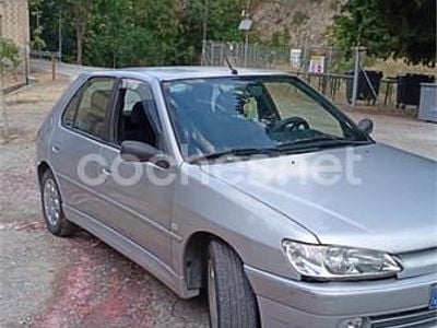 Usado Peugeot 306 71 CV (52 kW) 2001 Gris / plata Berlina
