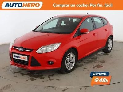 Usado Ford Focus Trend 100 CV (73 kW) 2014 Rojo Berlina