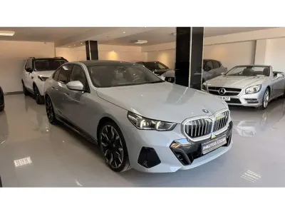 Używany BMW i5 Comfort Edition 250 kW (340 KM) 2024 Szary Sedan/Limuzyna