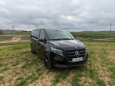 Käytetty Mercedes V250 Avantgarde 190 HP (139 kW) 2025 Musta Tila-auto