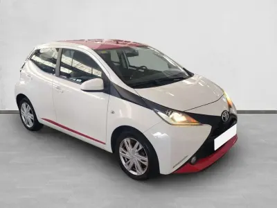 Usado Toyota Aygo X-cite 69 CV (50 kW) 2016 Blanco Utilitario