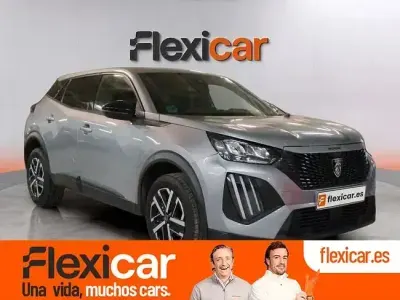 Usado Peugeot 2008 Active 100 CV (73 kW) 2023 Gris SUV