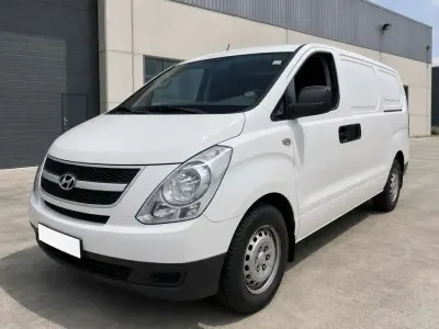 Usado Hyundai H-1 116 CV (85 kW) 2011 Blanco Monovolumen