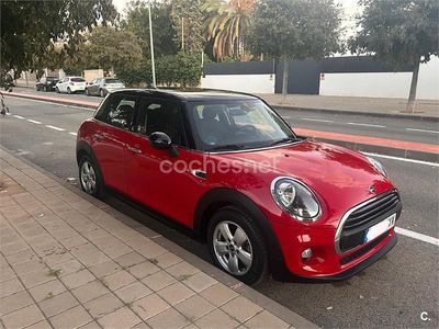 Usado Mini ONE 102 CV (75 kW) 2019 Rojo Utilitario