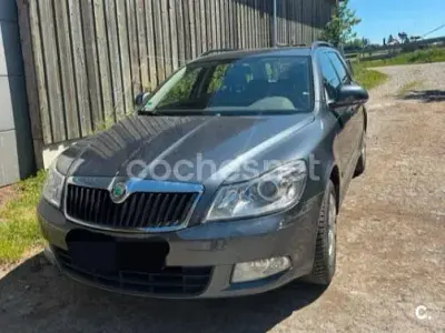 Usado Skoda Octavia 105 CV (77 kW) 2009 Gris / plata Familiar