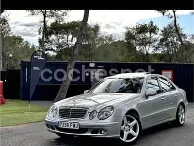 Usado Mercedes E220 Avantgarde 150 CV (110 kW) 2006 Gris / plata Berlina