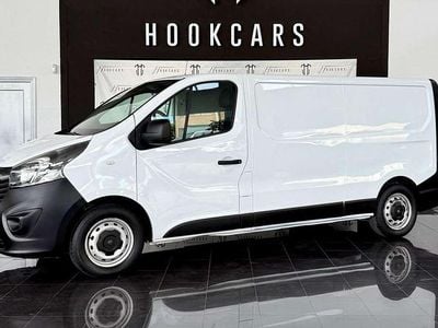 Usado Opel Vivaro Expression 94 HP (69 kW) 2017 Branco Monovolume