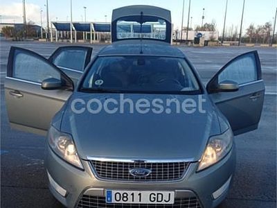 Gris / plata Usado 2008 Ford Mondeo Titanium Berlina | 5400 € (Precio justo)