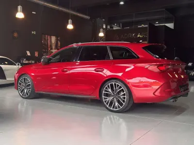 Usado Cupra Leon VZ 300 CV (220 kW) 2023 Rojo Familiar