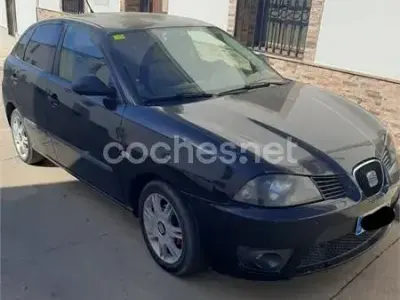 Usado Seat Ibiza Fresh 75 CV (55 kW) 2004 Negro Utilitario