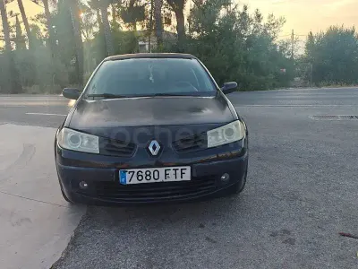 Usado Renault Mégane II Dynamique 85 CV (62 kW) 2007 Negro Berlina