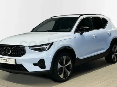 Usado Volvo XC40 Plus 197 CV (144 kW) 2024 Azul SUV